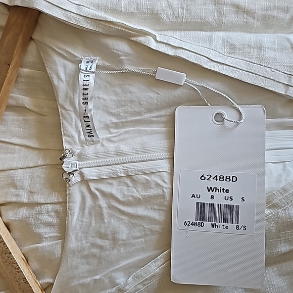 Saints + secrets dress - Picture 4 of 7